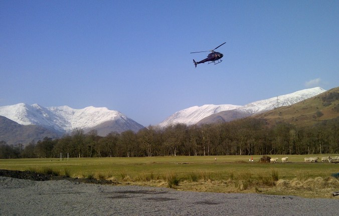 helicopter-dalmally-shinty-field-cr
